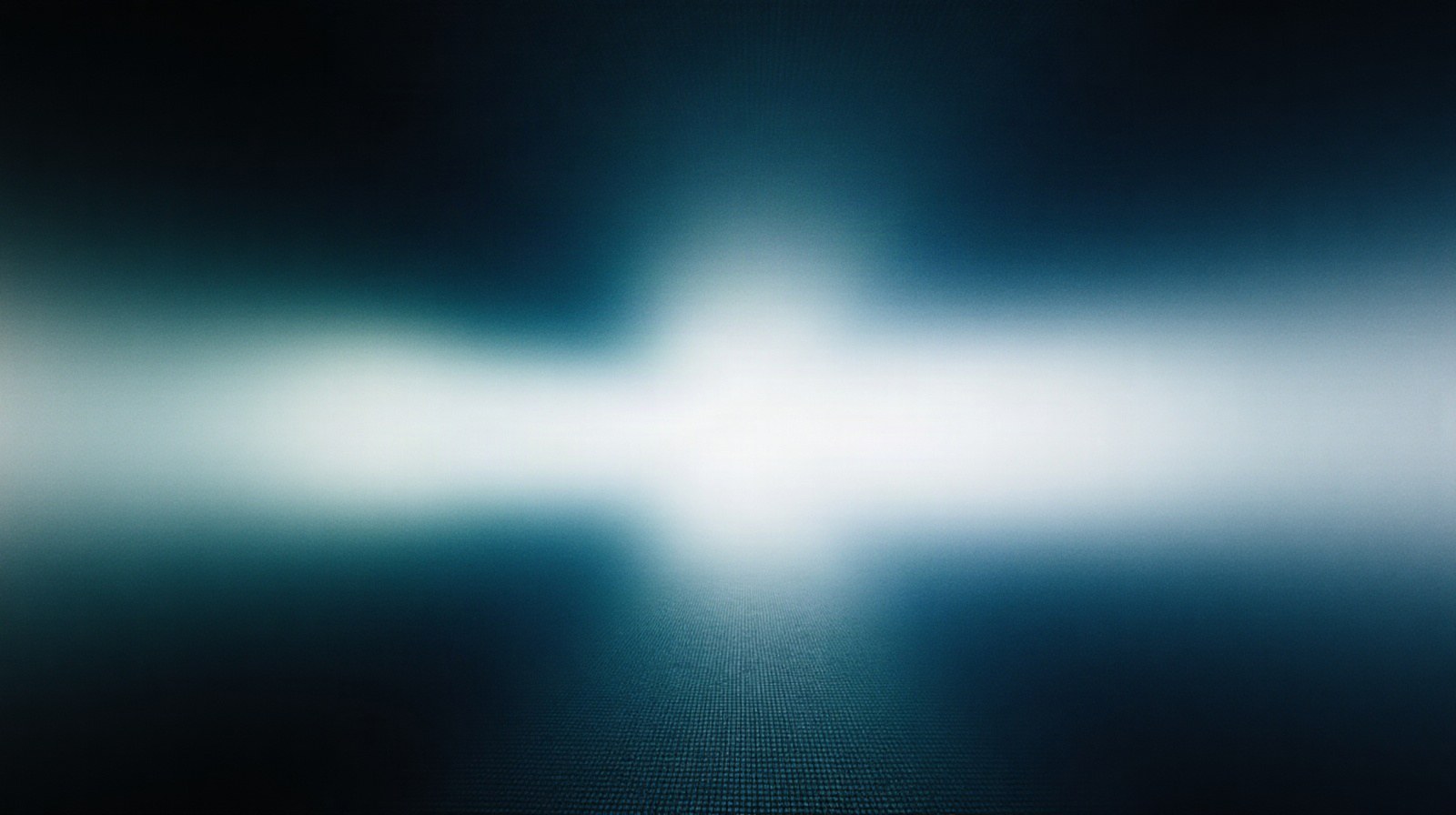 Luz azul marino y azul pálido difuminada sobre vidrio texturizado